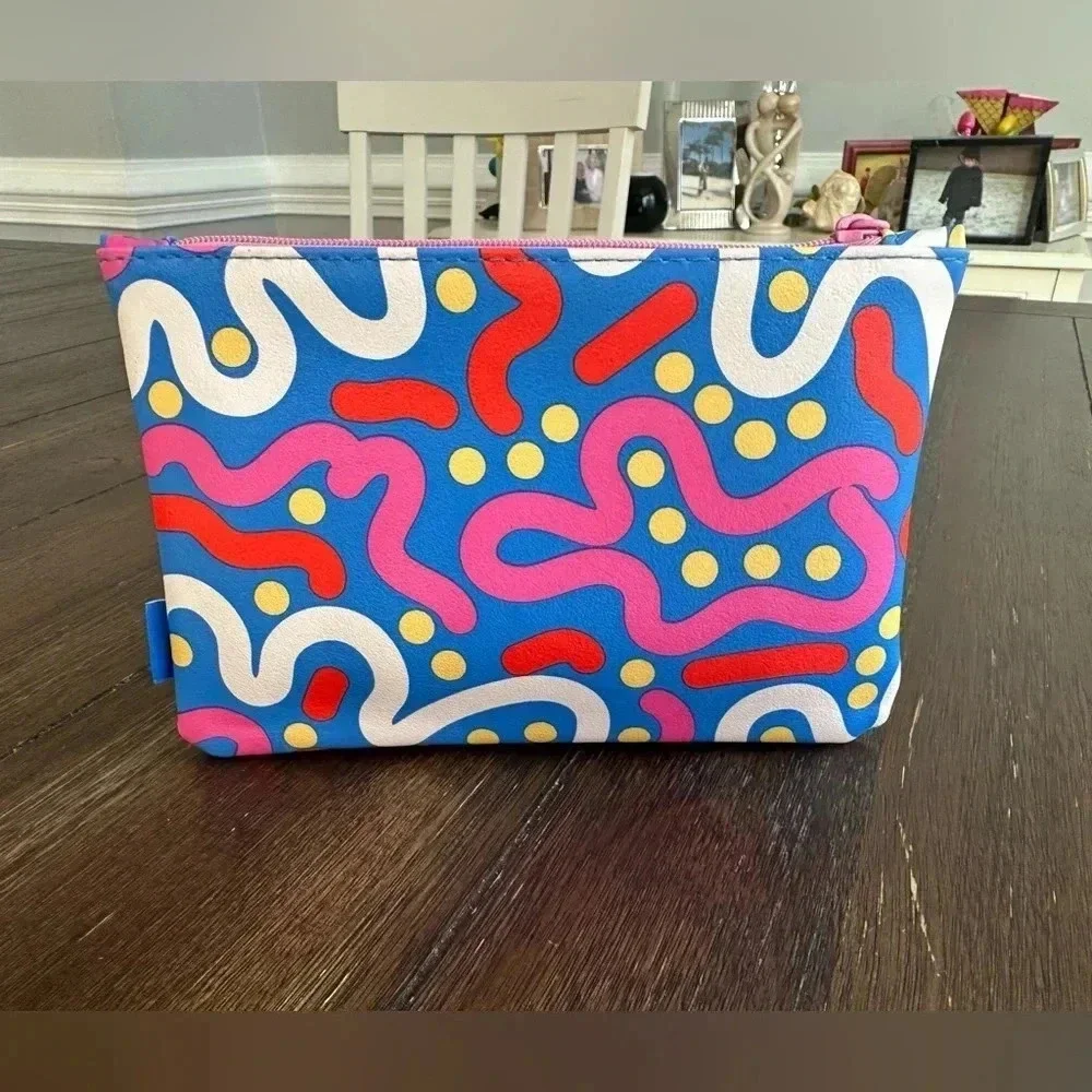 NWOT Ipsy cosmetics pouch